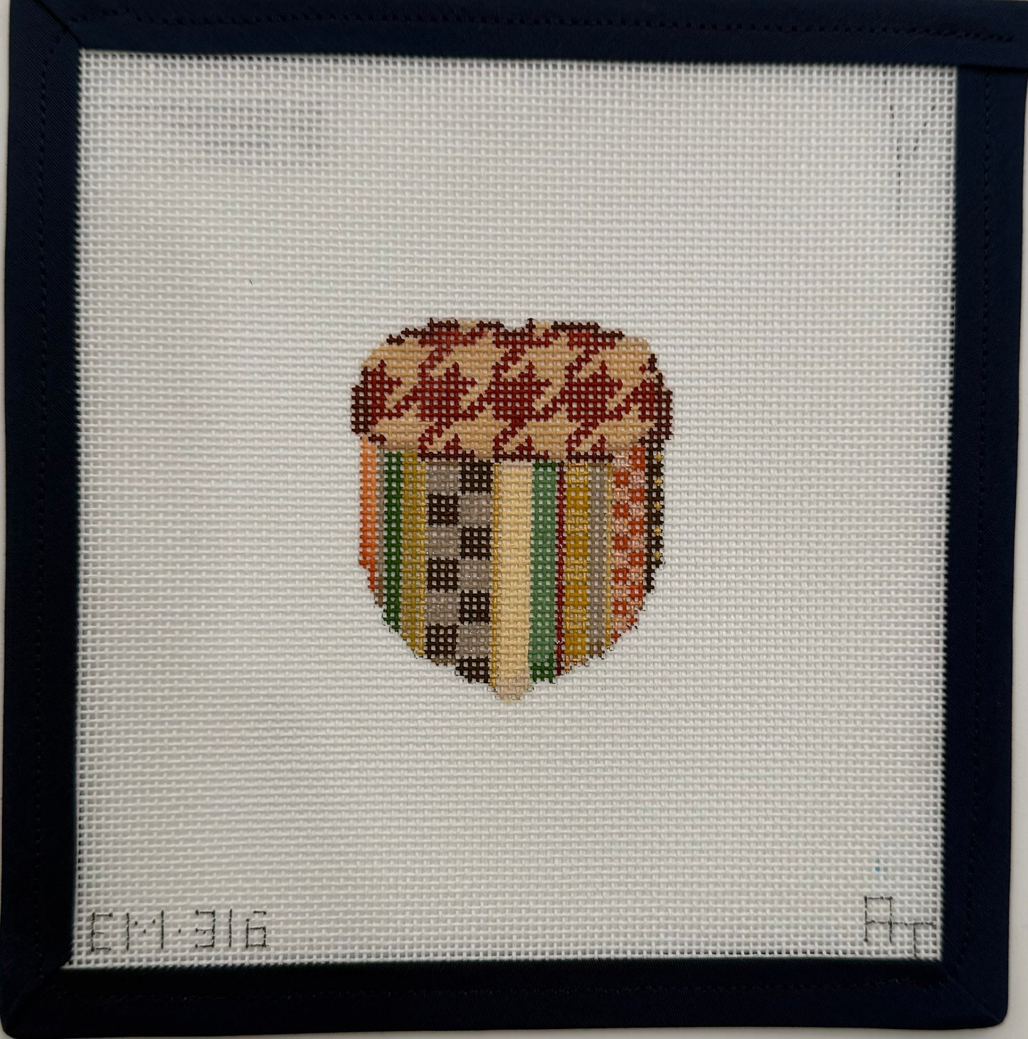 Houndstooth Acorn