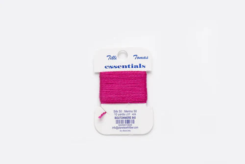 Essentials Boutonniere 845